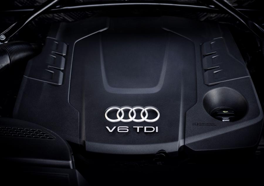 Моторный отсек Audi Q5 TDI Quattro 2016 года  (WW) (фото 76 из 90)